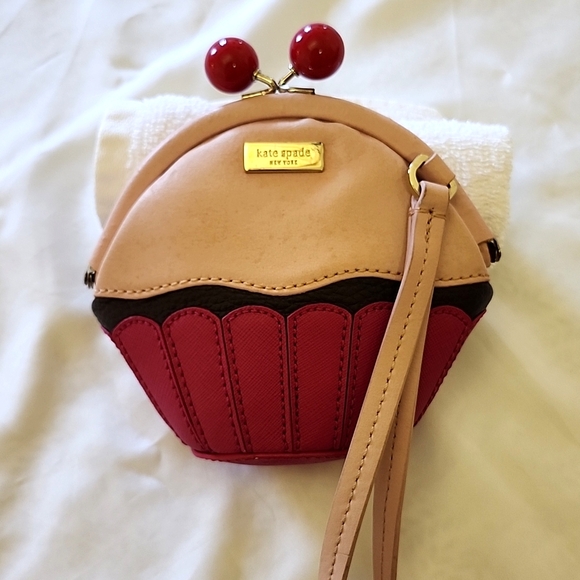 KATE SPADE New York Take the Cake Cupcake Wristlet Pink Crystal Sprinkles Party - Picture 4 of 8